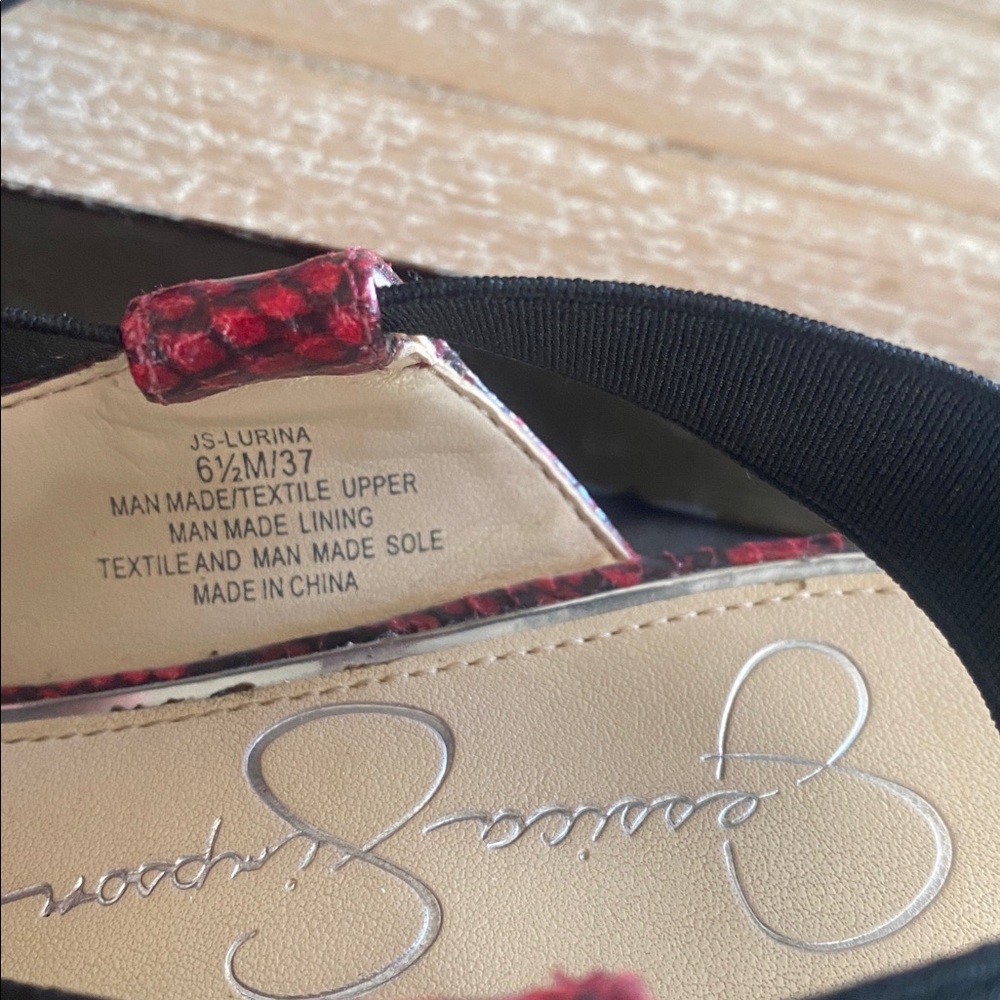 Elegant Red Snakeskin Women's Flats - Picture 3 of 4